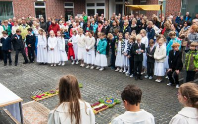 Fronleichnam 2025 – 19.6. – Beginn 9:30 Uhr an der neuen Reithalle