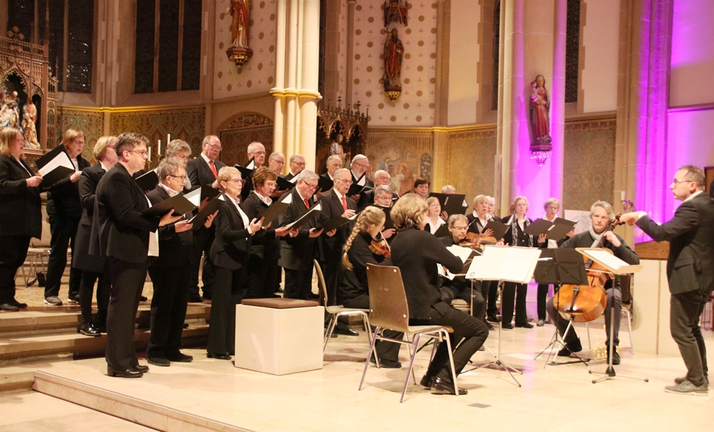 Adventskonzert des Kirchenchores im Spiegel der Presse